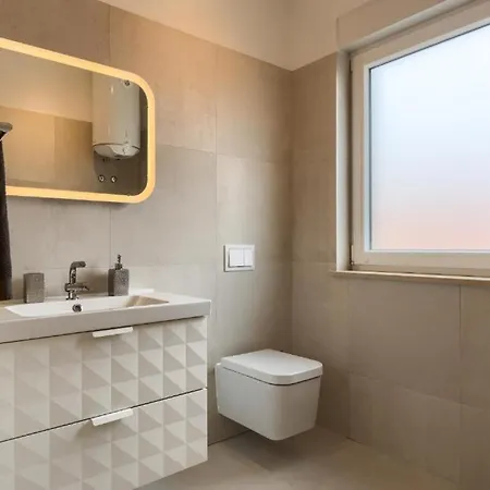 Dream In Arena 1 Center Free Parking פולה