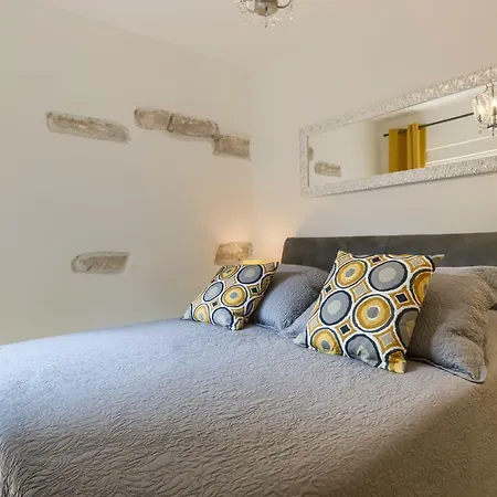 Dream In Arena 1 Center Free Parking *