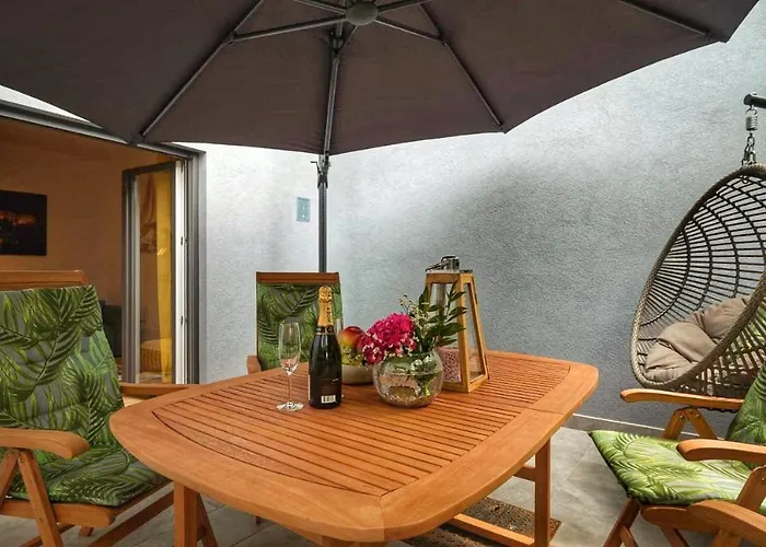 Dream In Arena 1 Center Free Parking