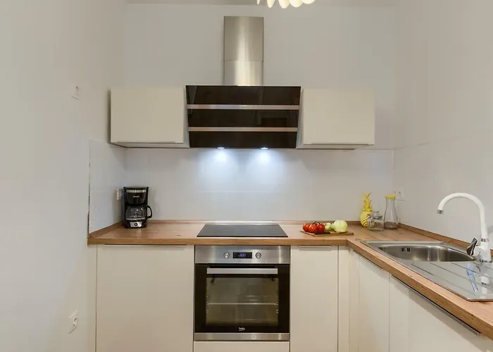 Dream In Arena 1 Center Free Parking