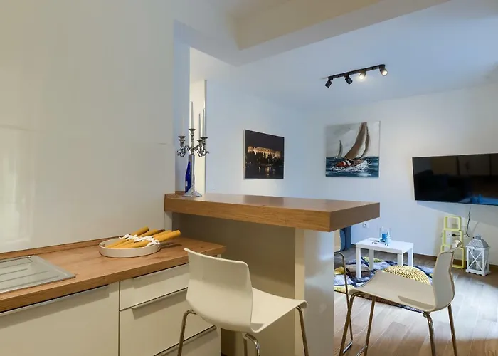 Dream In Arena 1 Center Free Parking